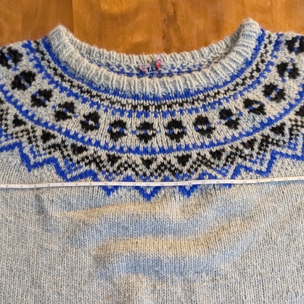Handmade Nordic Crewneck Sweater - Light Gray with Blue & Black Pattern - Picture 2 of 11